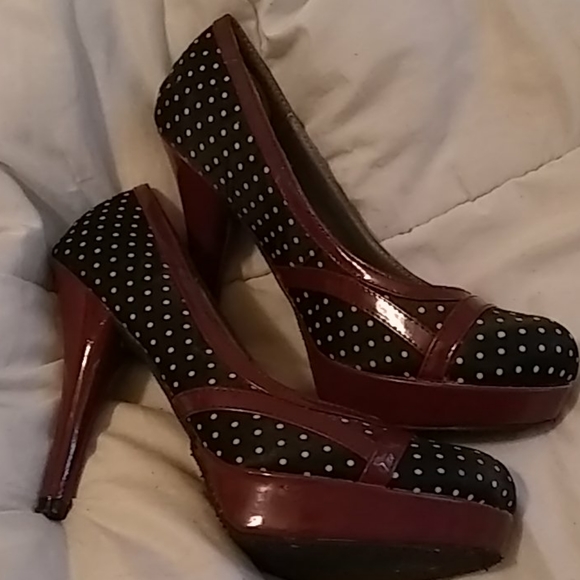 High Heels - Picture 2 of 4